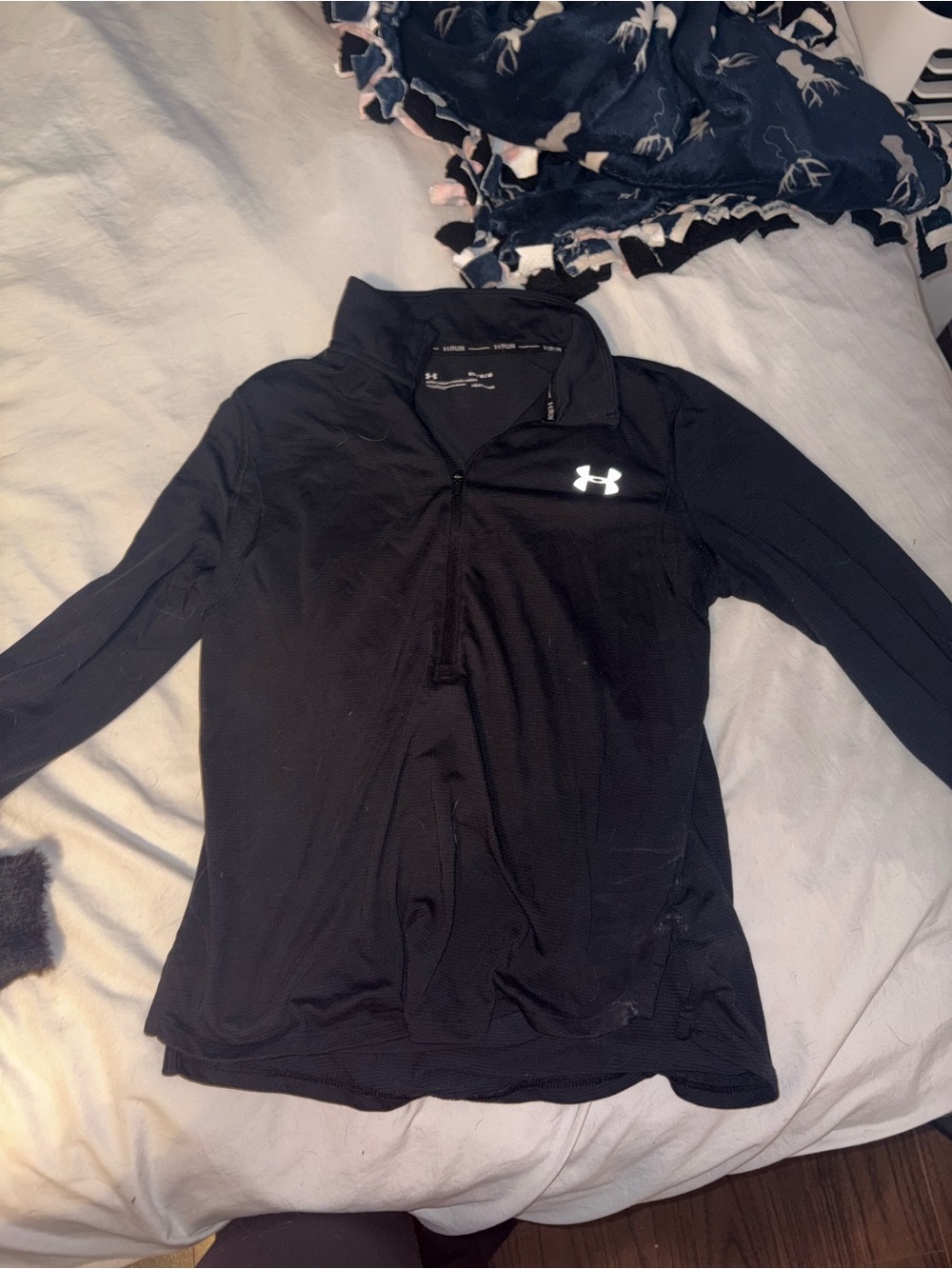 Under Armour Women’s Black Long-Sleeve Quarter Zip Pullover - Picture 3 of 3